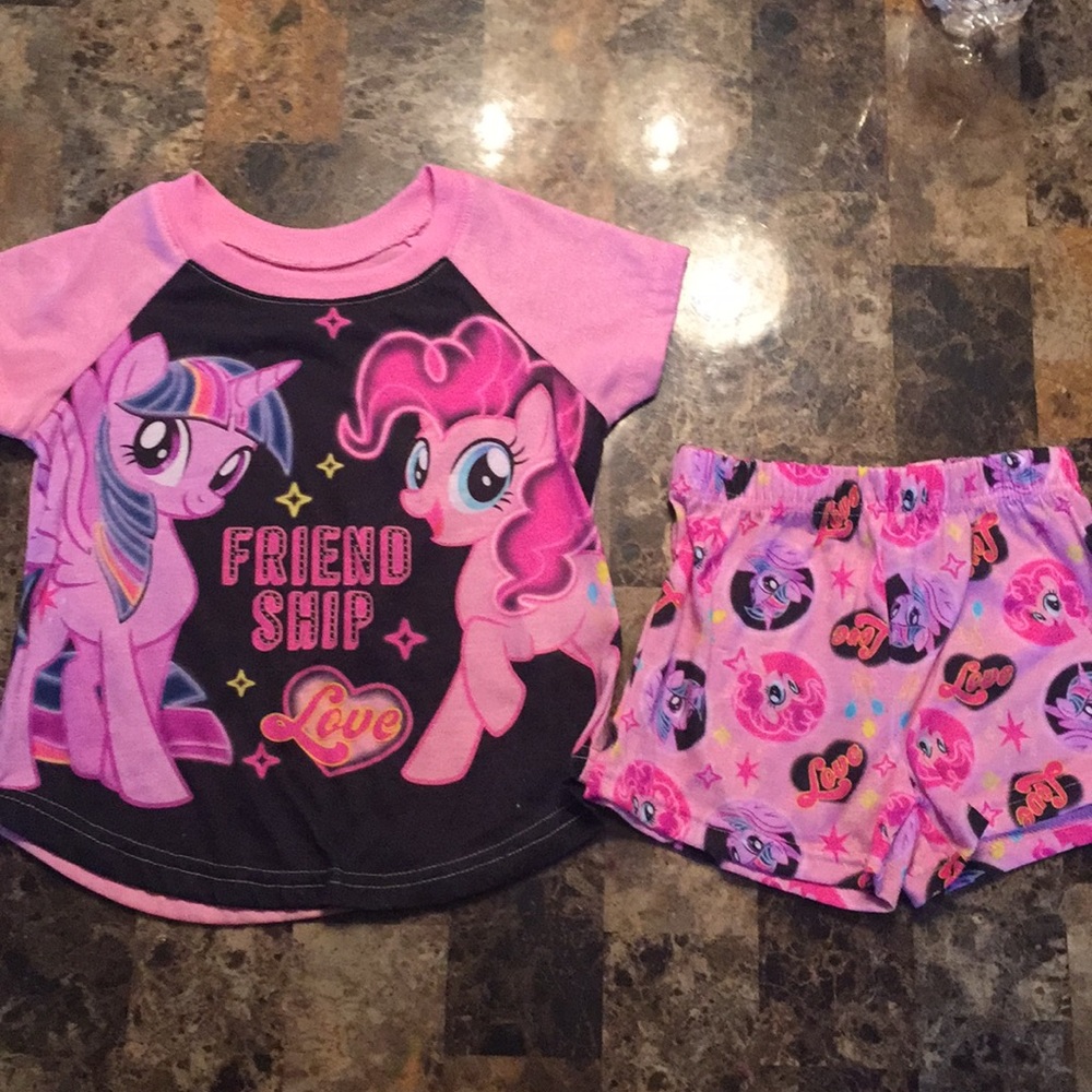 Size 4/5 my little pony pajamas!